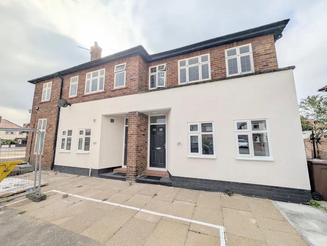 Flat Ranelagh Drive in Southport