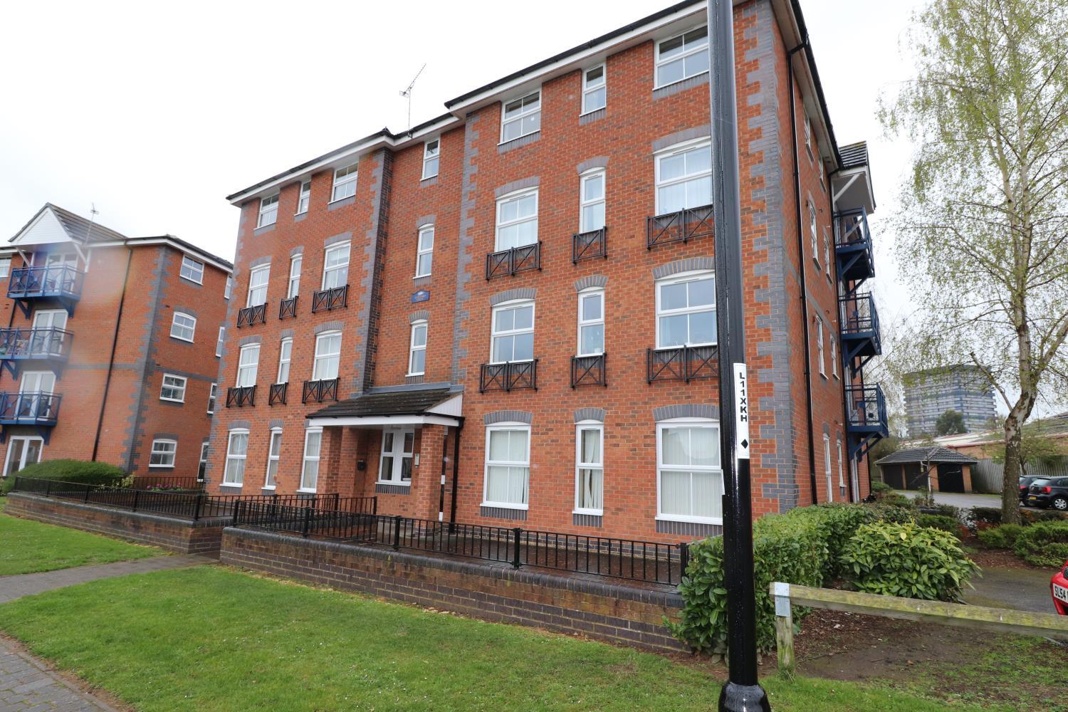 Flat Lockside Place in Coventry