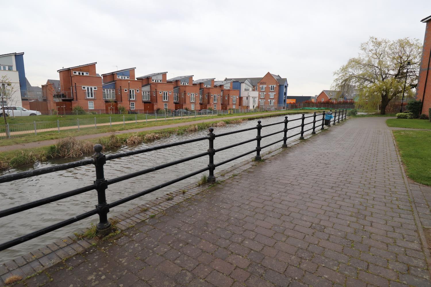 Flat Lockside Place in Coventry