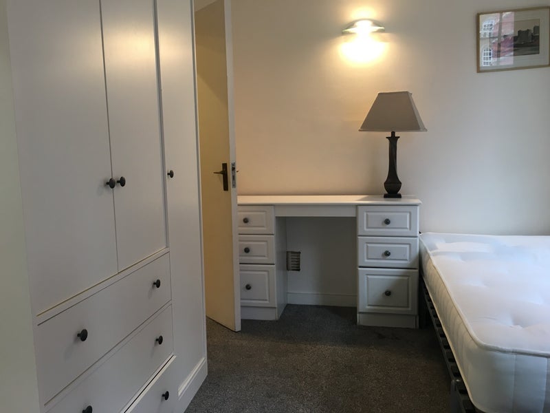 Room Vauxhall Bridge Road in City of Westminster