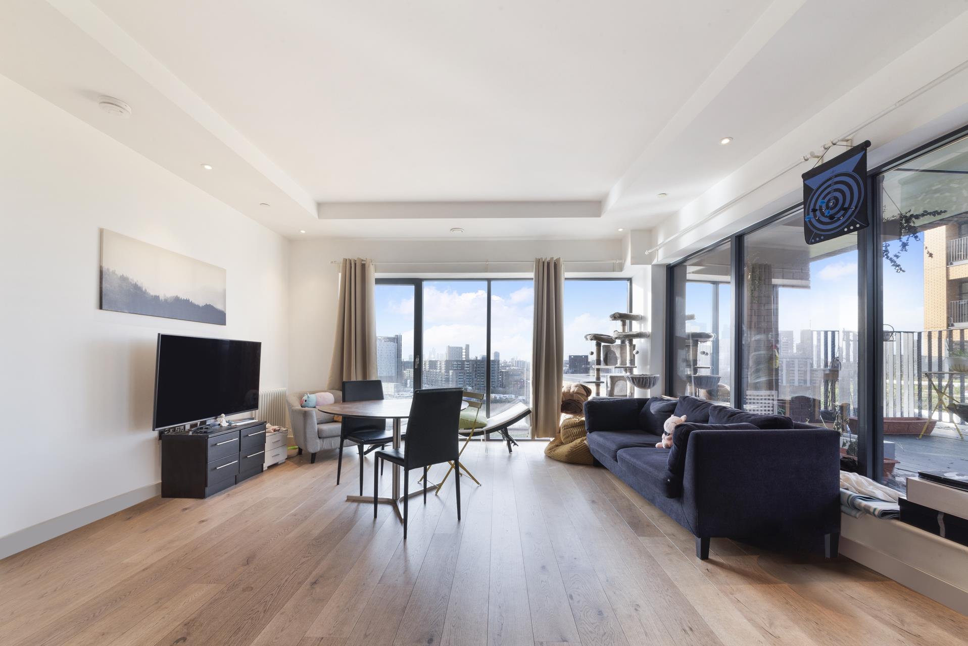 Flat Lyell Street in Greater London