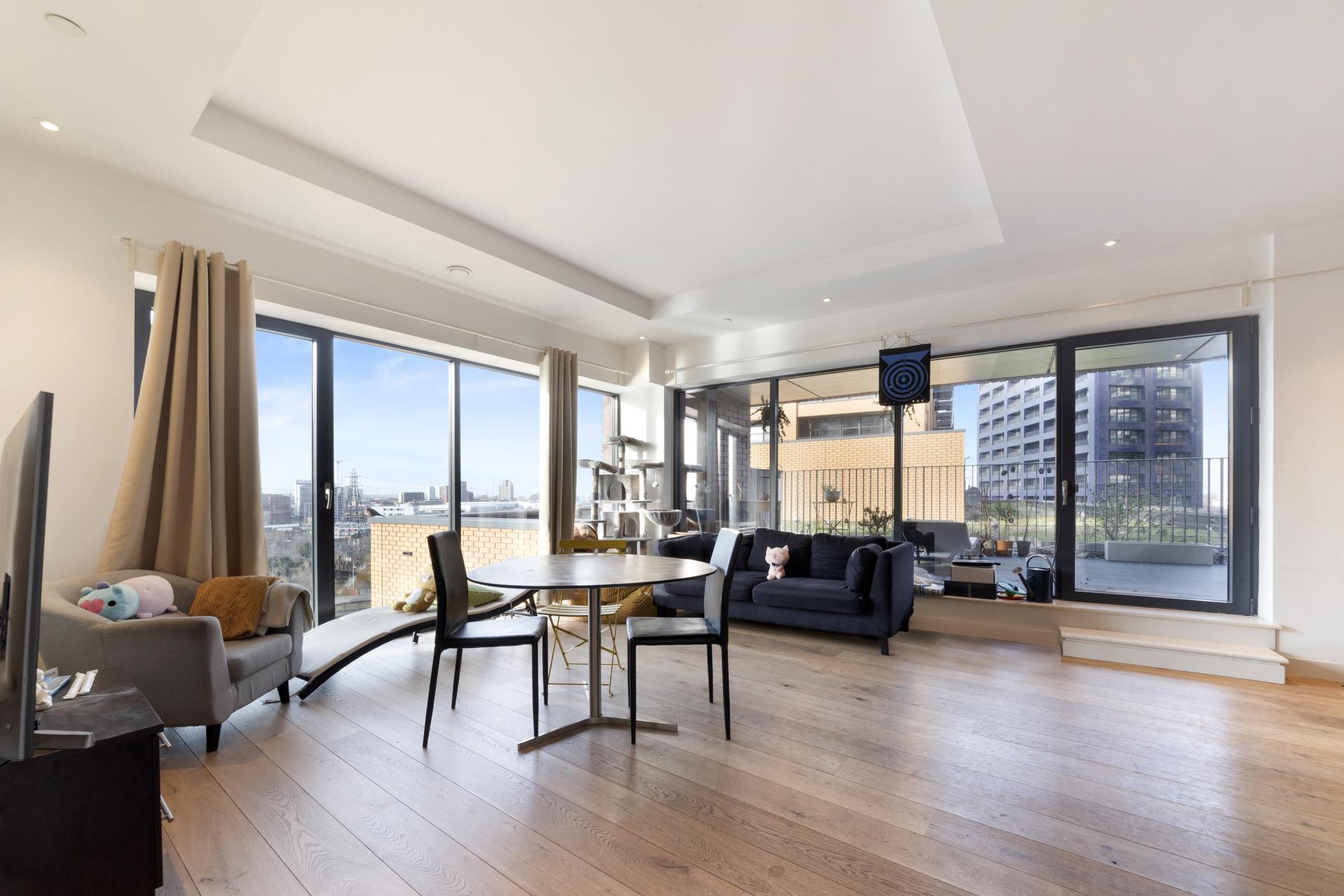 Flat Lyell Street in Greater London