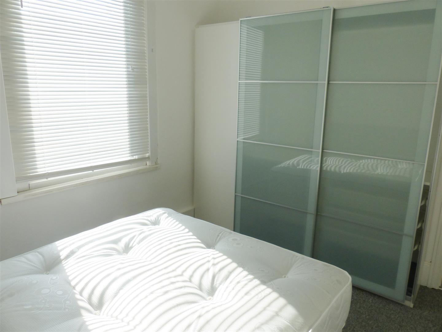 Flat Sunningfields Road in London