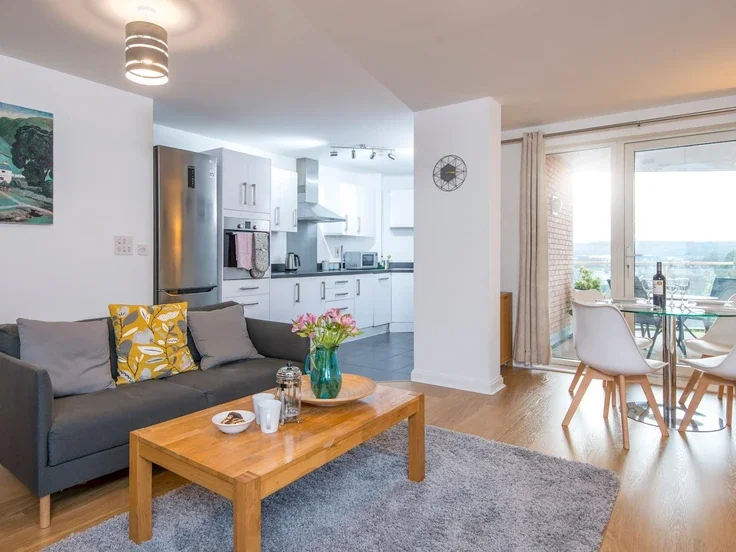 Flat Overstone Court in Cardiff