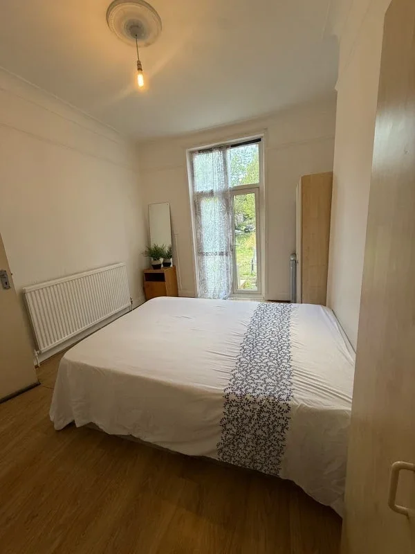 Room Verdant Lane in Greater London