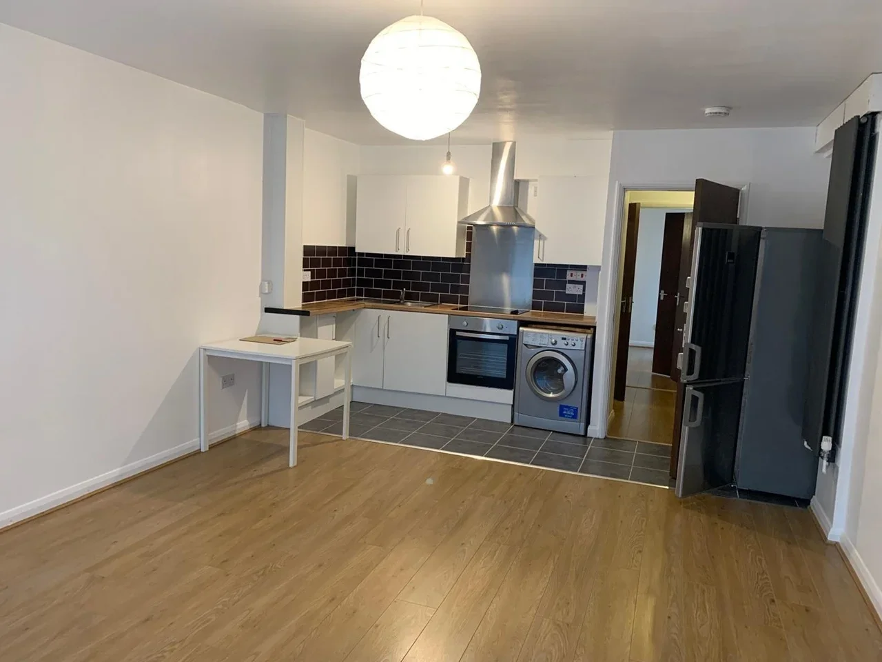 Flat Staines Road in Greater London
