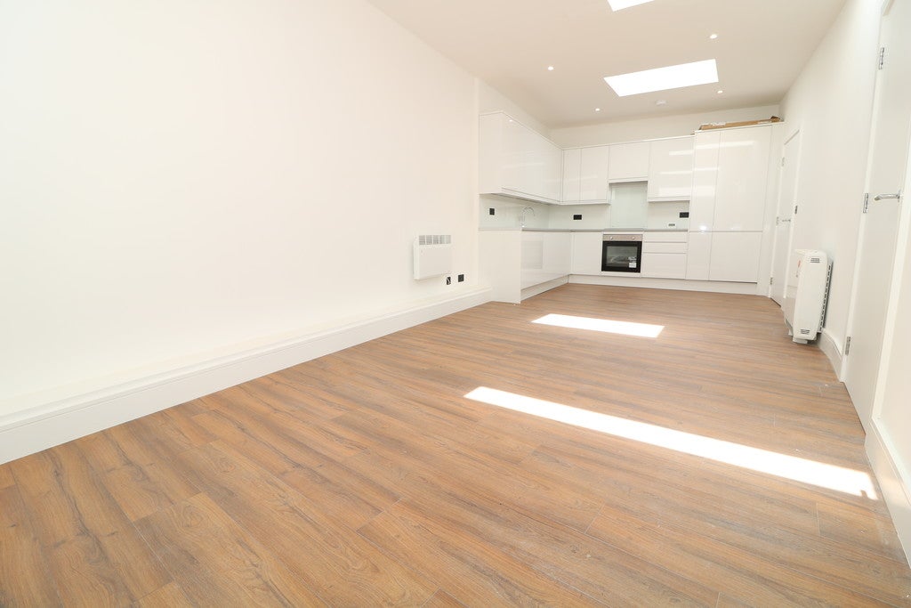 Flat Farnborough Passage in Mole Valley
