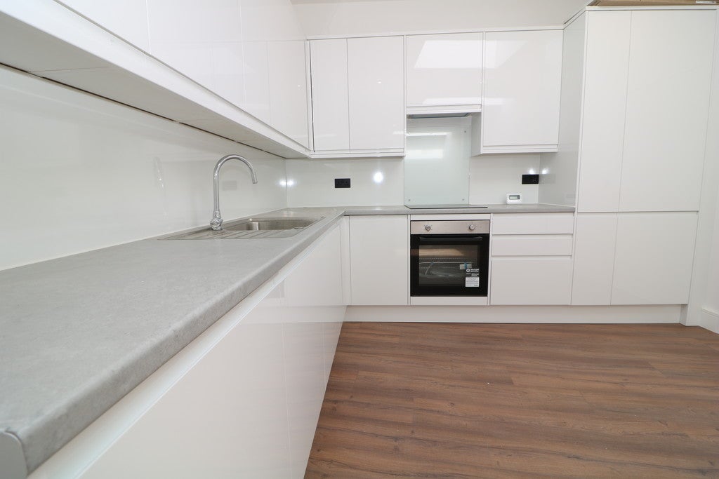 Flat Farnborough Passage in Mole Valley