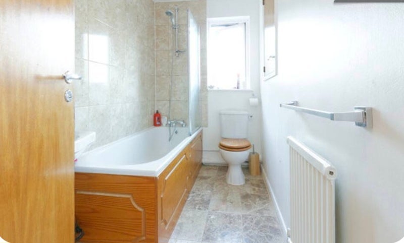 Room Leamouth Road in Greater London