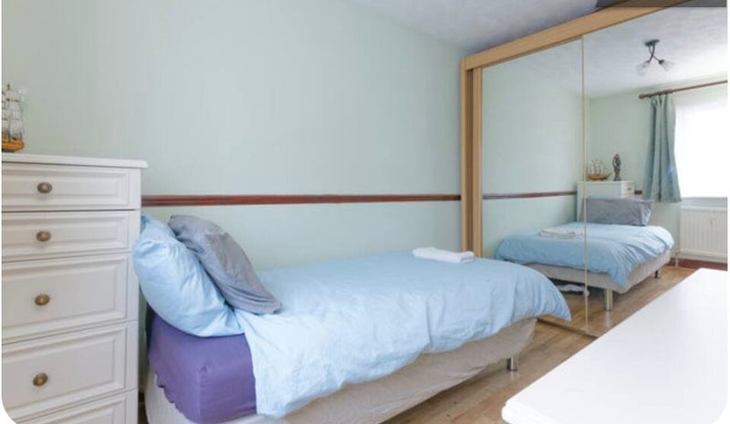 Room Leamouth Road in Greater London