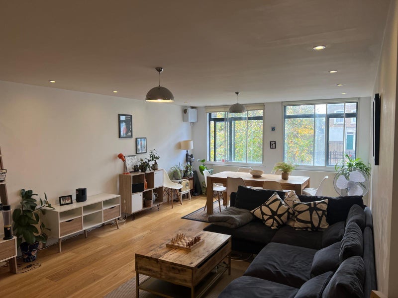 Flat Coleman Fields in Greater London
