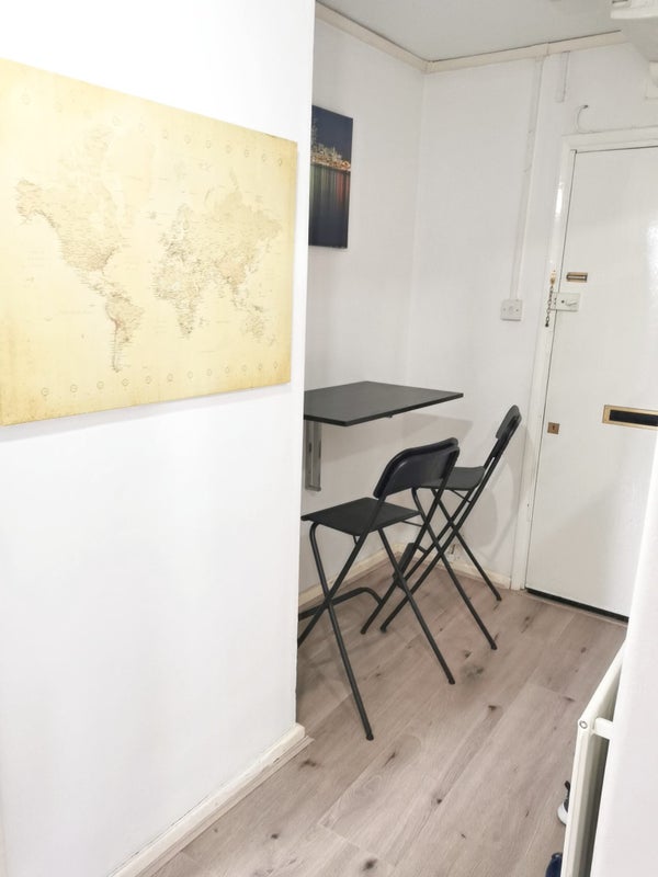 Room Frances Street in Greater London