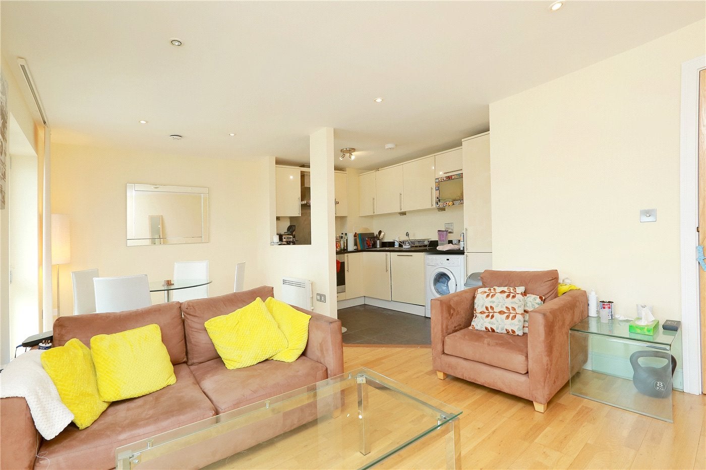 Flat Cheshire Street in Greater London