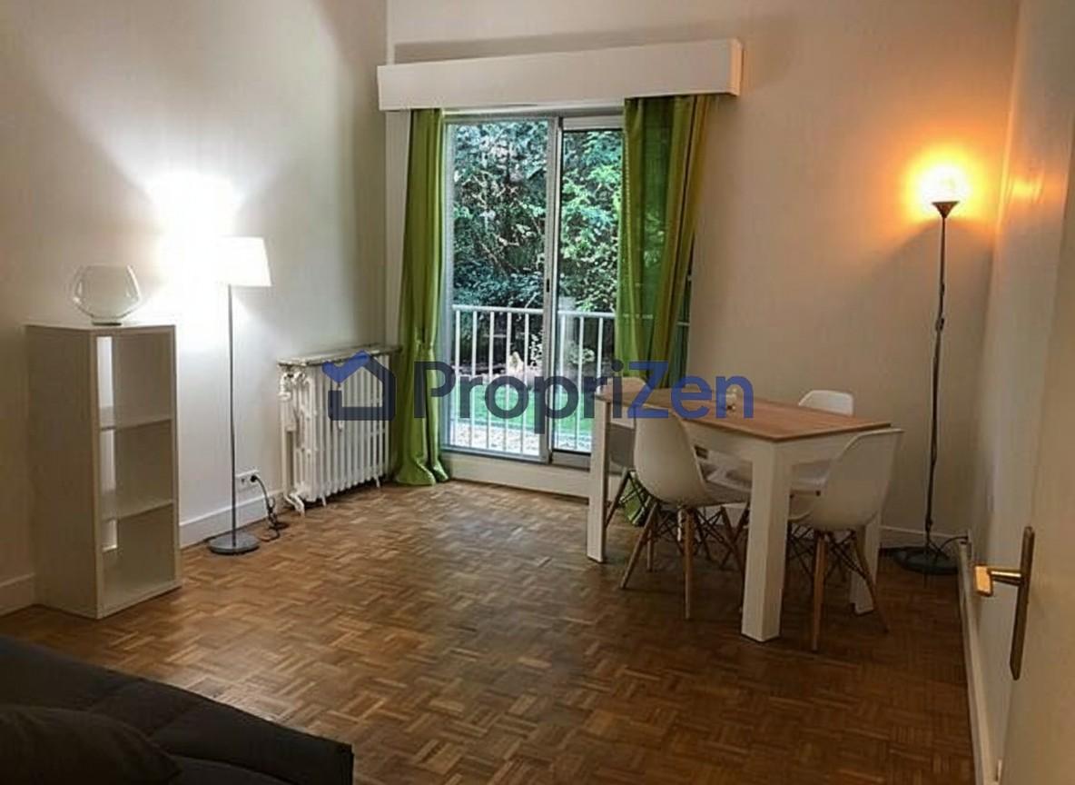 Appartement Rue de Charenton à Paris