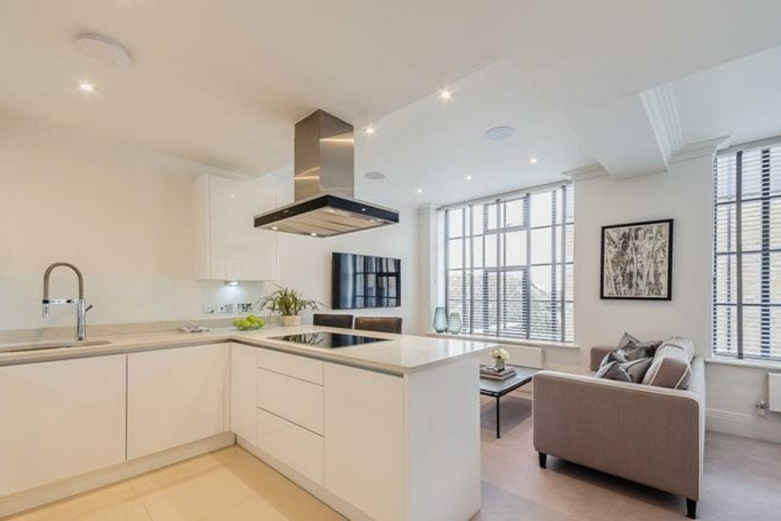 Flat Rainville Road in Greater London