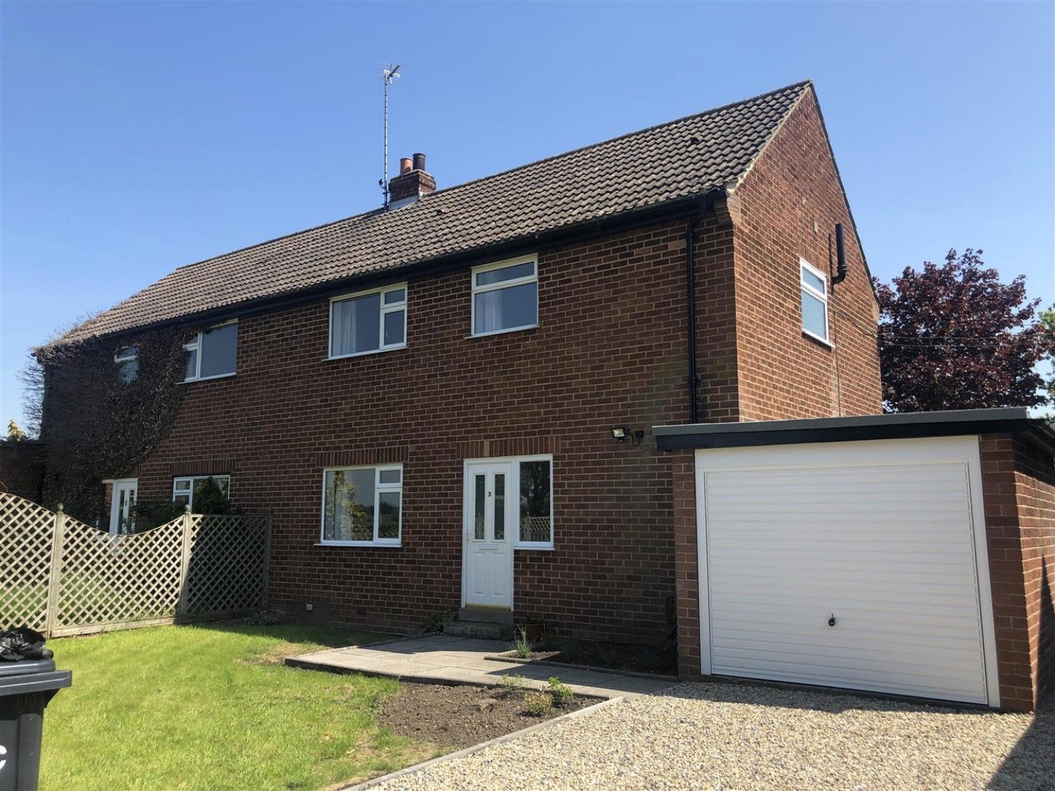 House The Avenue in Wighill