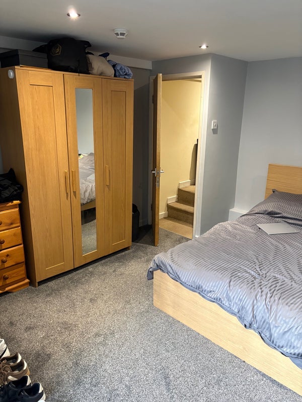 Room Back Burley Hill in Leeds
