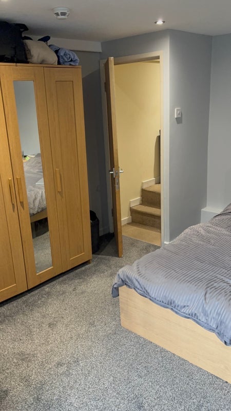 Room Back Burley Hill in Leeds