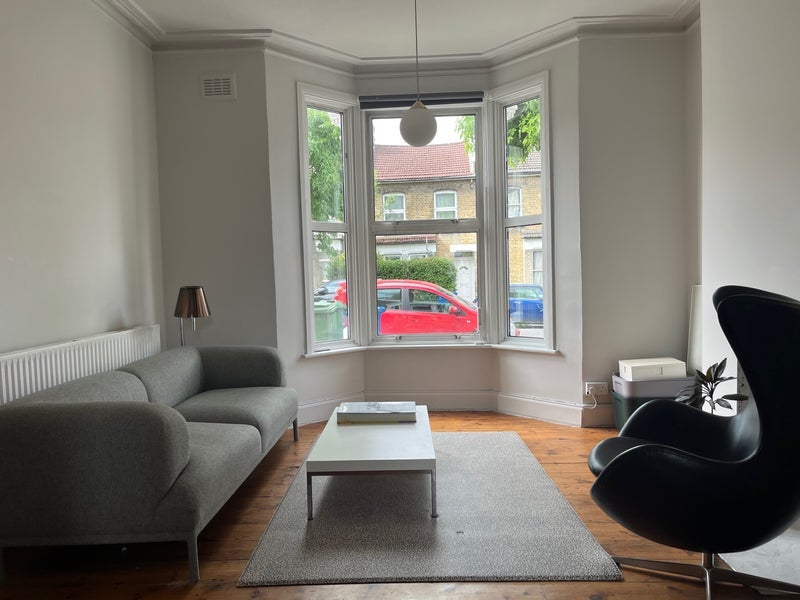 Room Crawthew Grove in Greater London