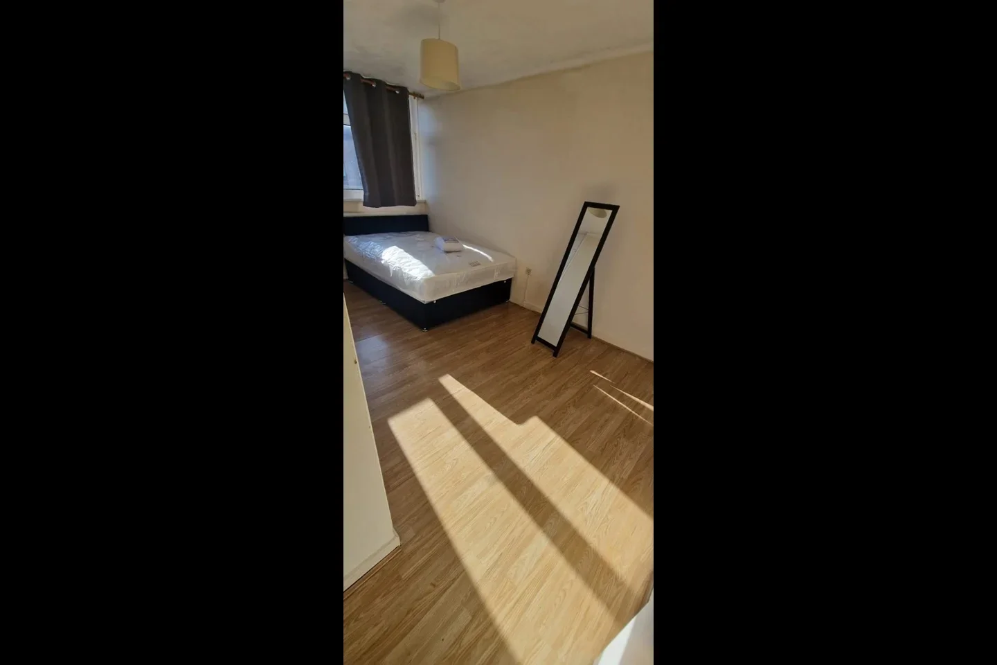 Room Woking Close in Greater London
