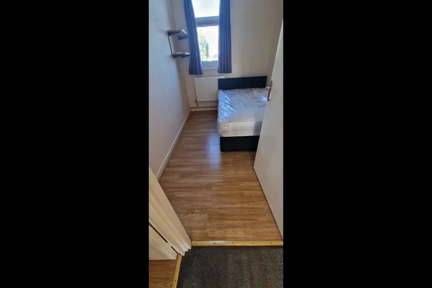 Room Woking Close in Greater London