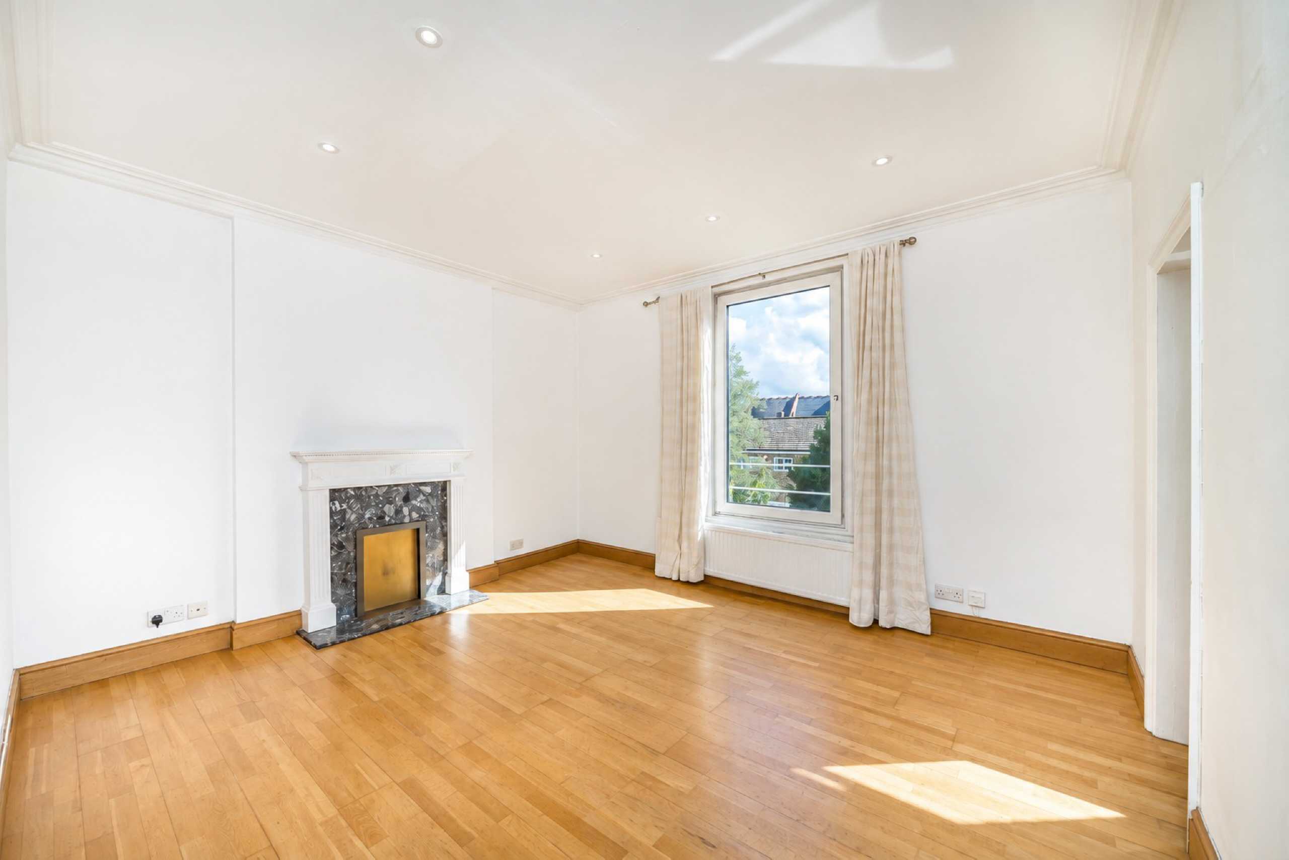 Flat Lancaster Road in Greater London