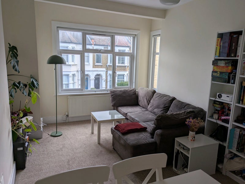 Flat Wightman Road in Greater London