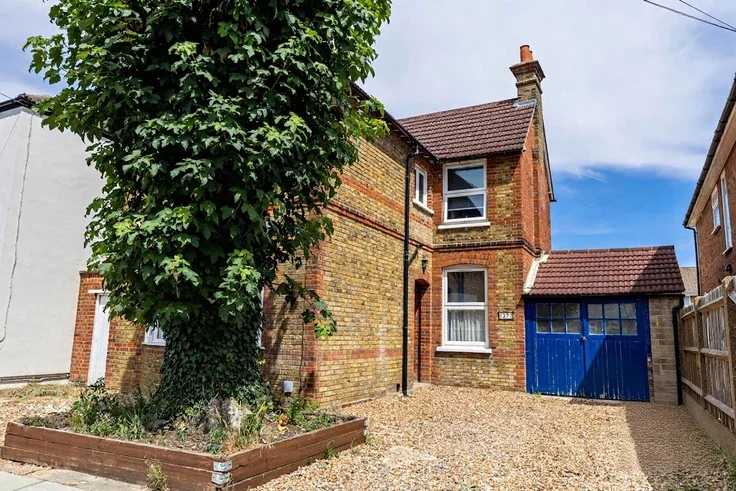 Flat Wolsey Road in Borough of Spelthorne