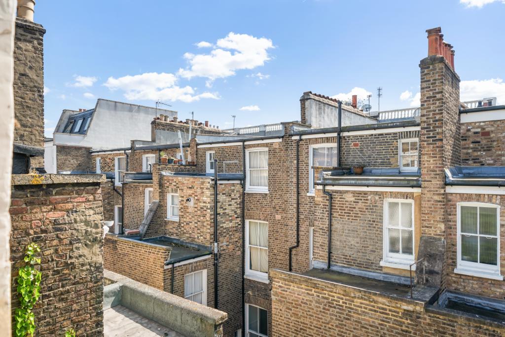 Flat Fairholme Road in Greater London