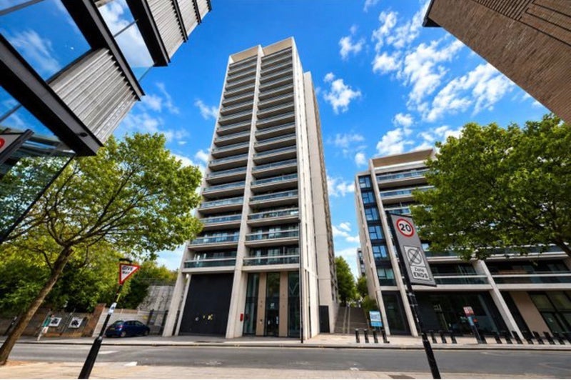 Flat York Way in Greater London