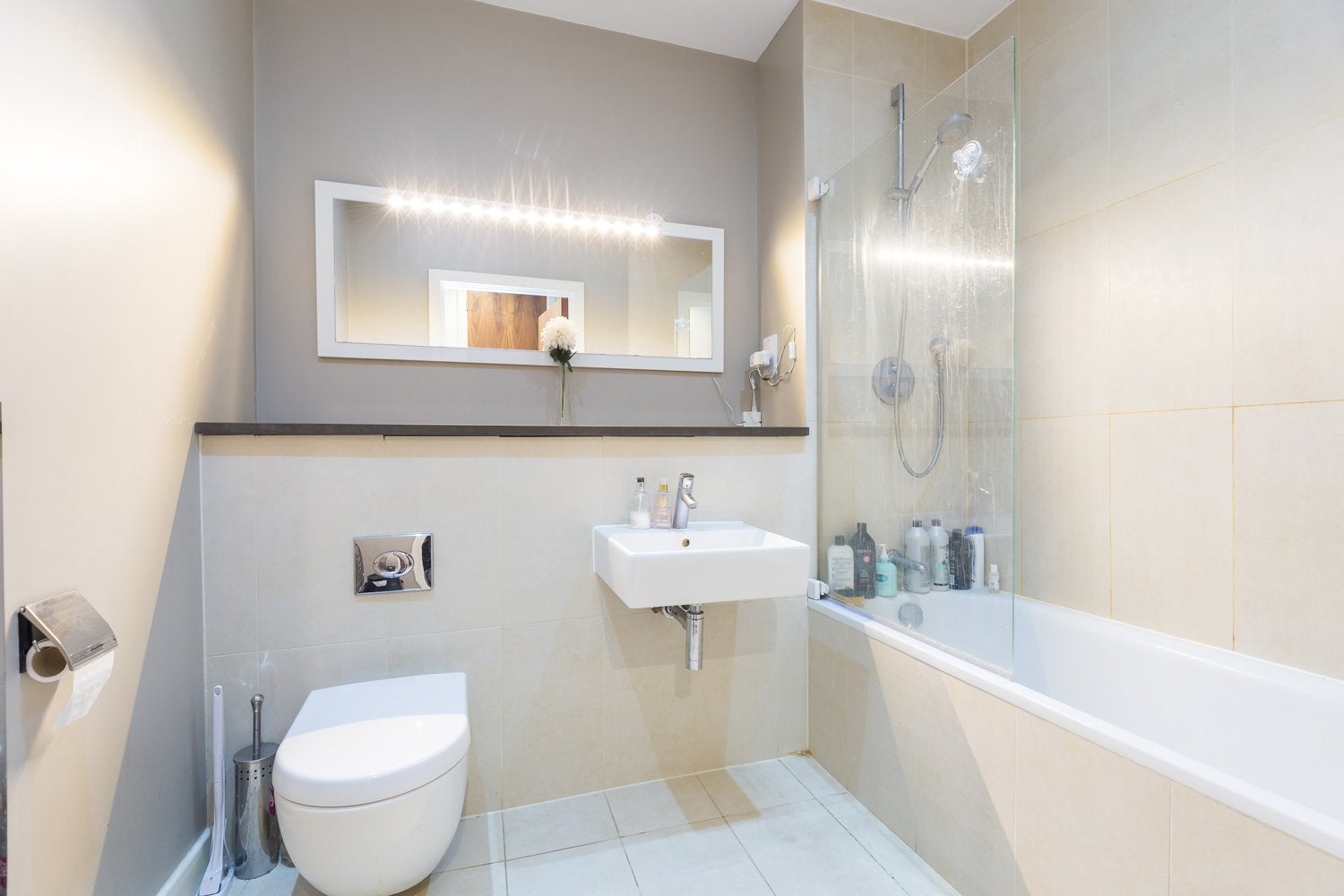 Flat Copenhagen Place in Greater London