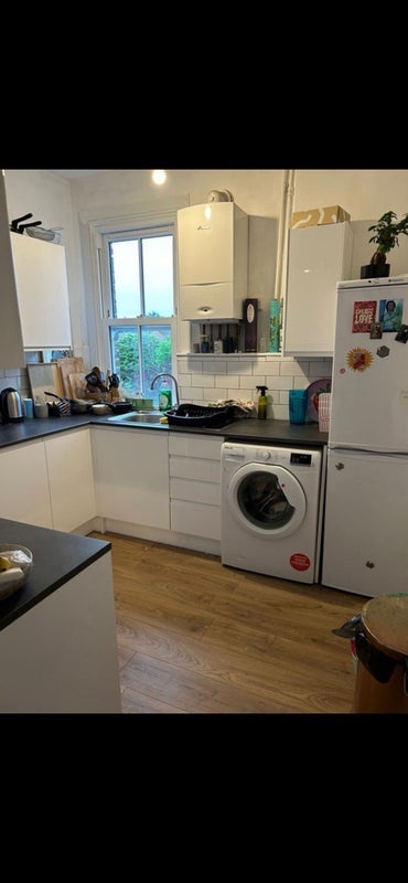 Room Culmington Road in Greater London