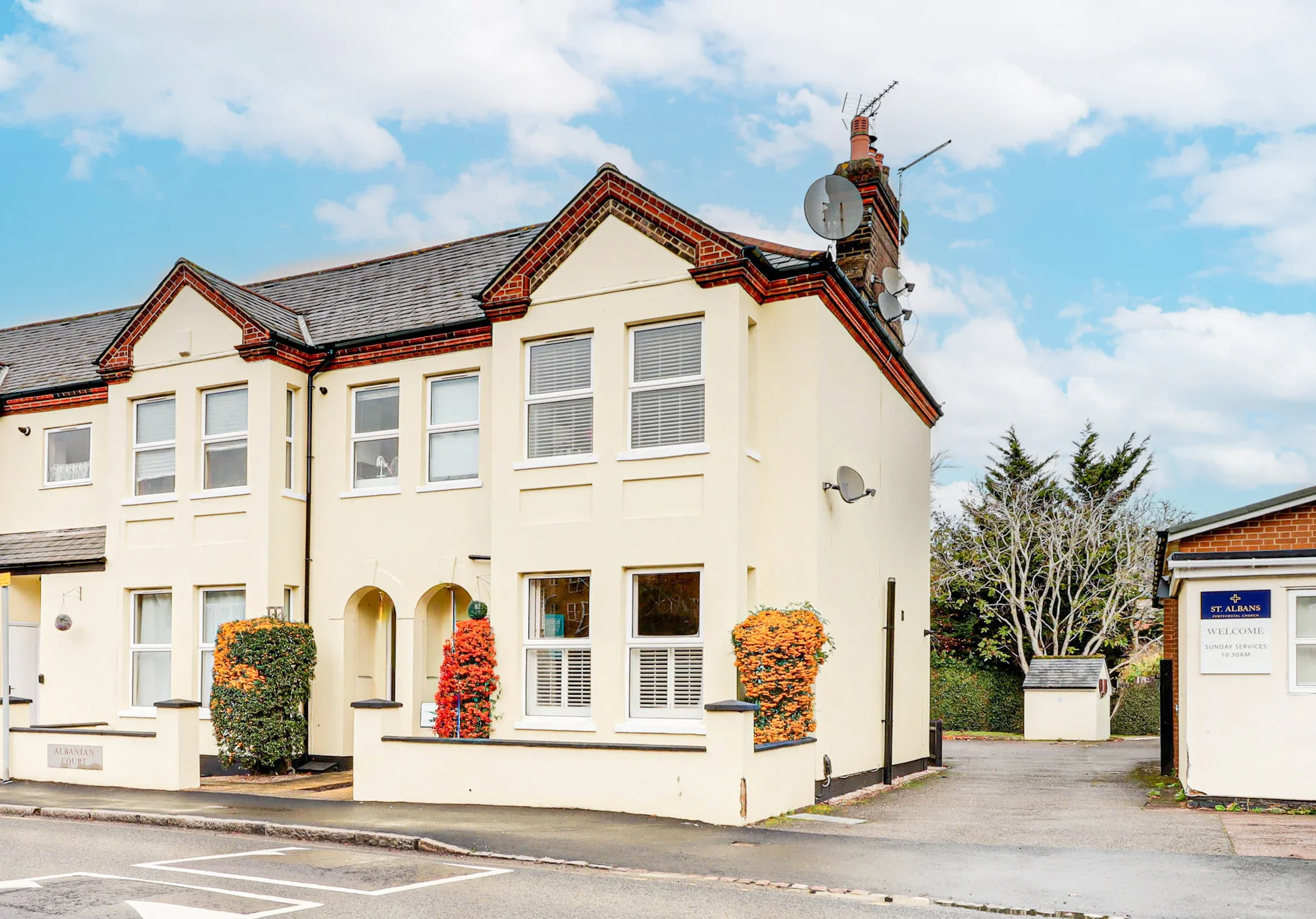 Flat Camp Road in St Albans