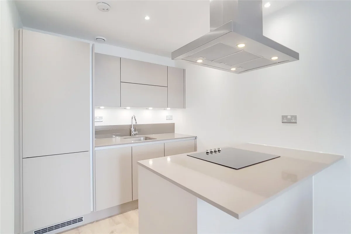 Flat Meridian Square in Greater London