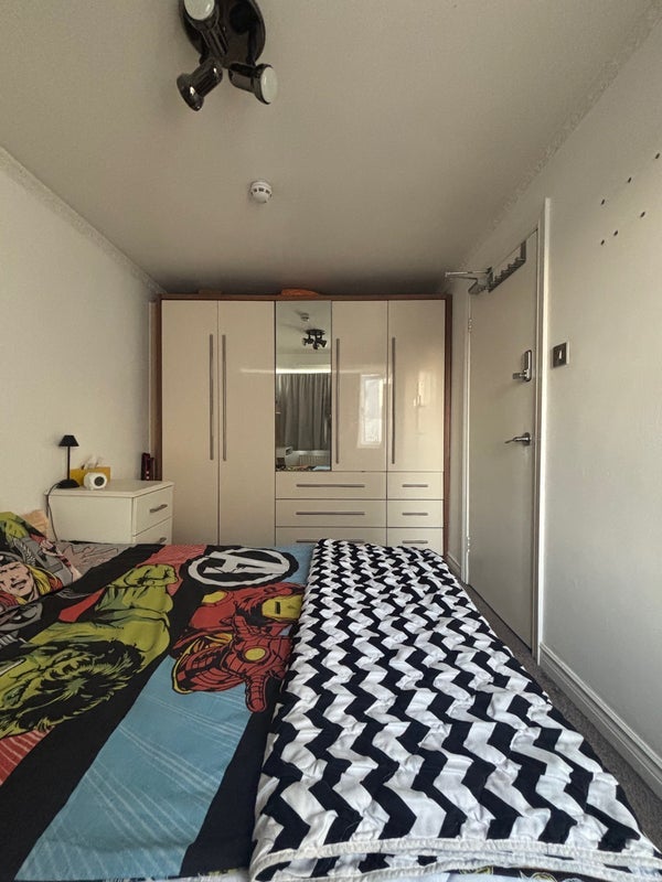 Room Pointers Close in Greater London