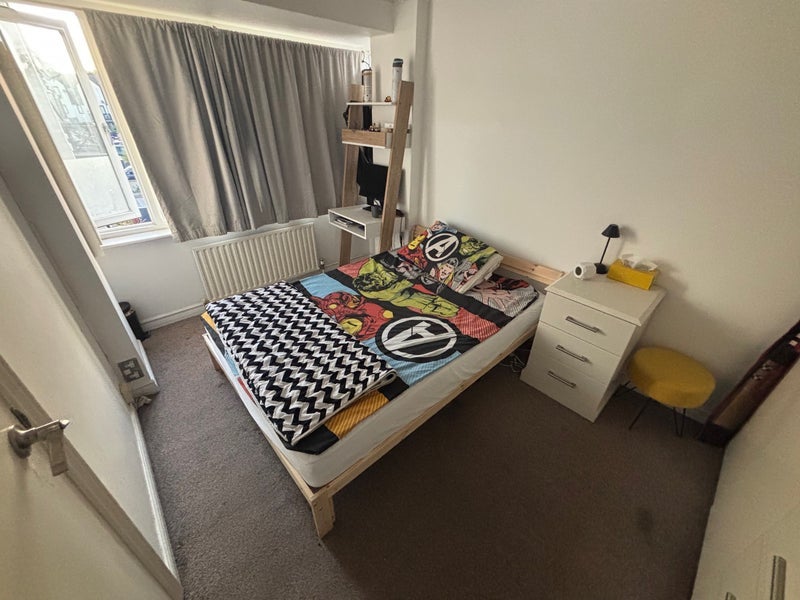 Room Pointers Close in Greater London