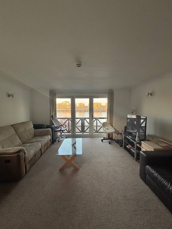 Room Pointers Close in Greater London