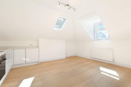 Flat Gipsy Hill in Greater London