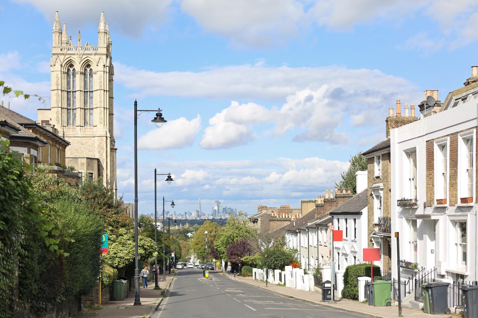 Flat Gipsy Hill in Greater London