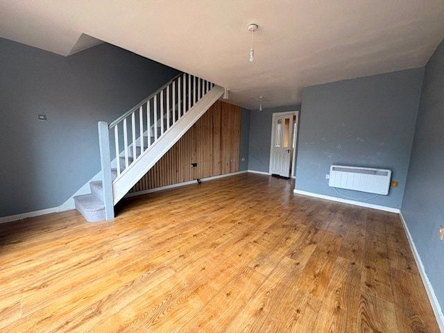 House Ashdale Close in Staines-Upon-Thames
