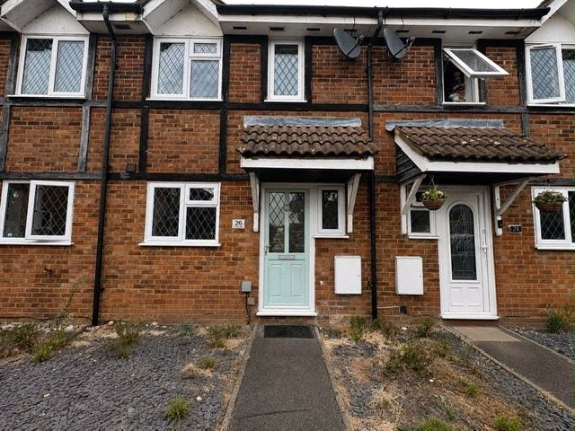 House Ashdale Close in Staines-Upon-Thames