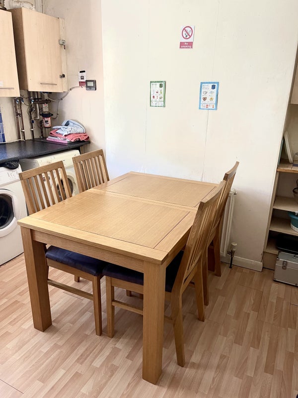 Room Ivanhoe Street in Brierley Hill