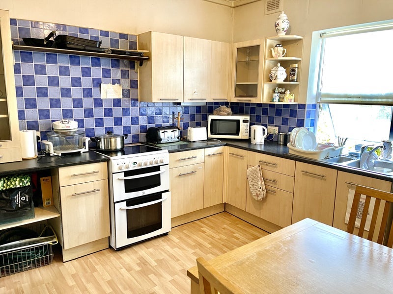 Room Ivanhoe Street in Brierley Hill
