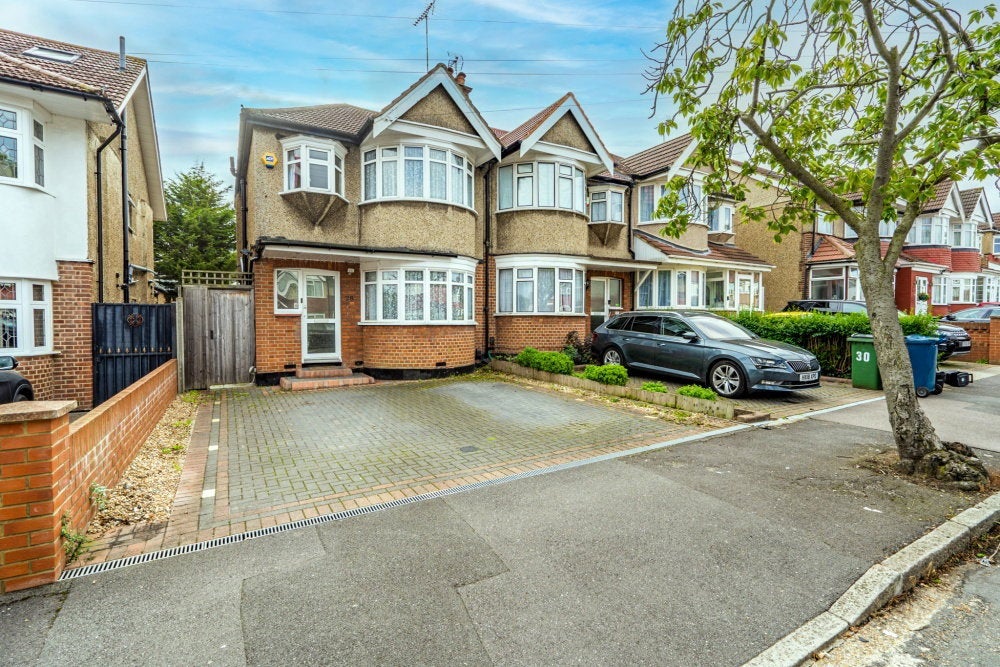 House Waverley Road in Greater London