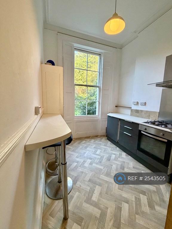 Flat The Mount in St Leonards