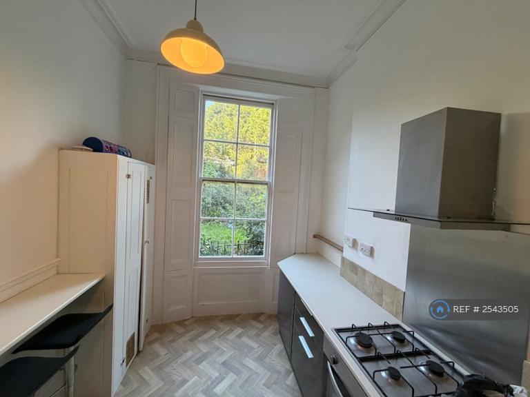 Flat The Mount in St Leonards