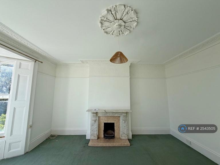 Flat The Mount in St Leonards