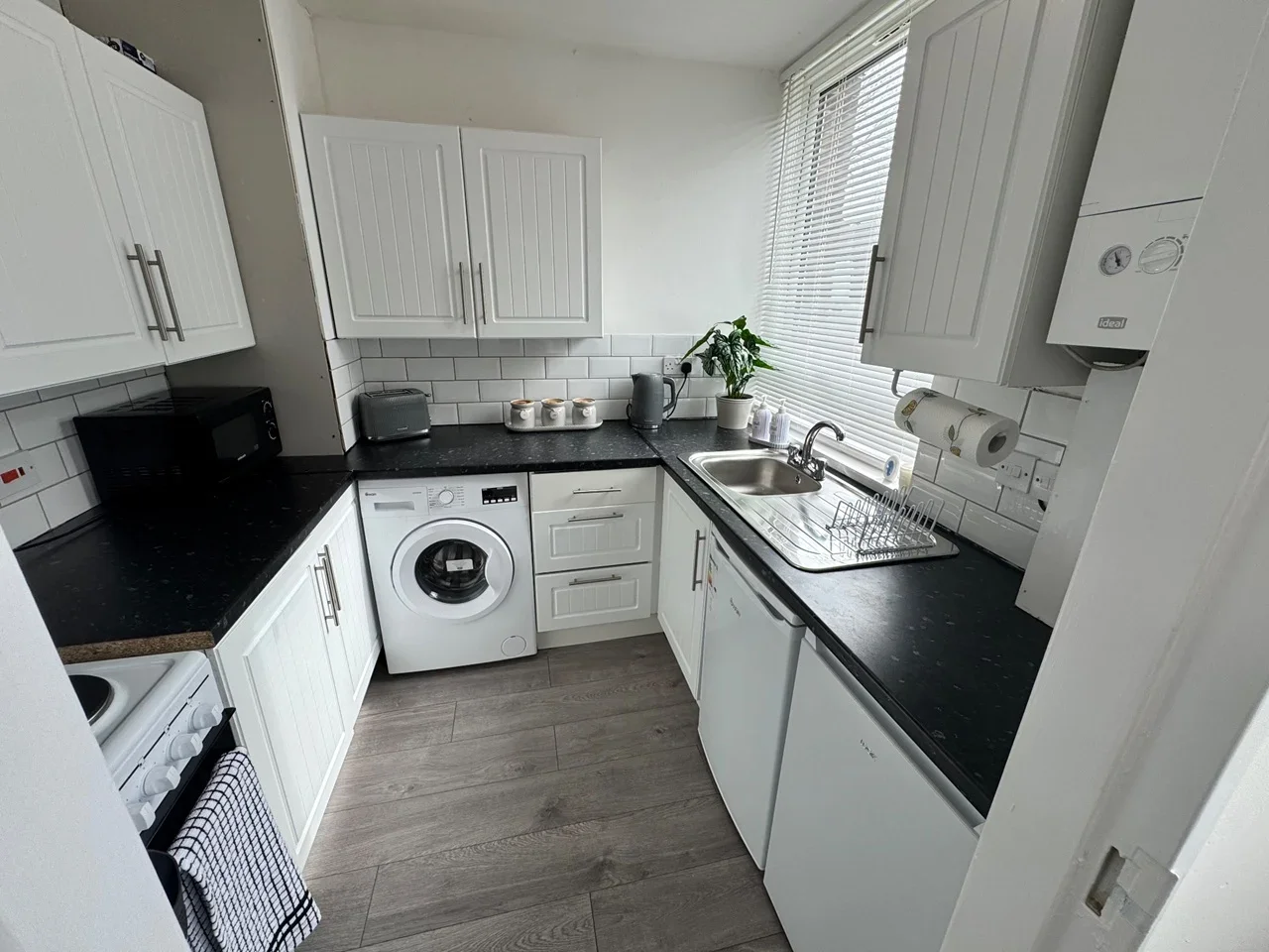 Flat Sylvan Road in Greater London