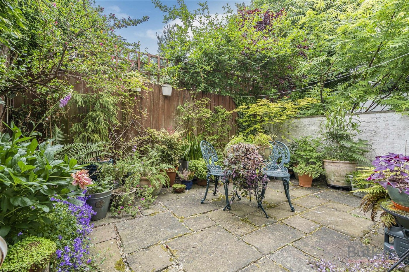 Flat Bradley Close in Greater London