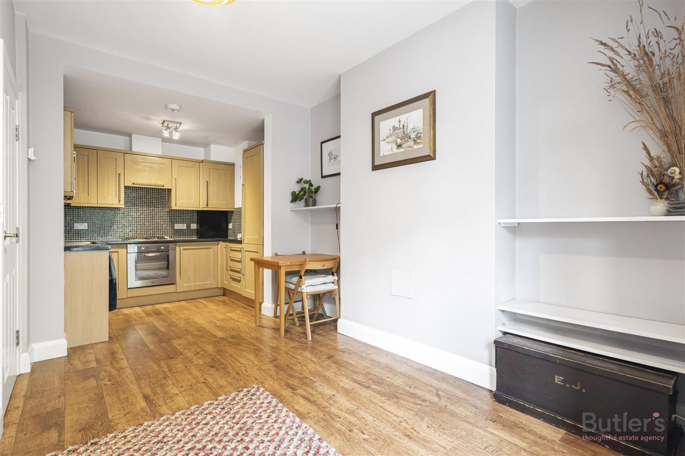 Flat Bradley Close in Greater London